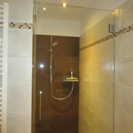 ゲストハウス Fruehstueckspension Sunnhaeusl