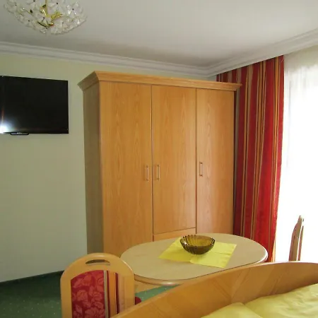 Fruehstueckspension Sunnhaeusl 3* ザンクト・ファイト・イム・ポンガウ